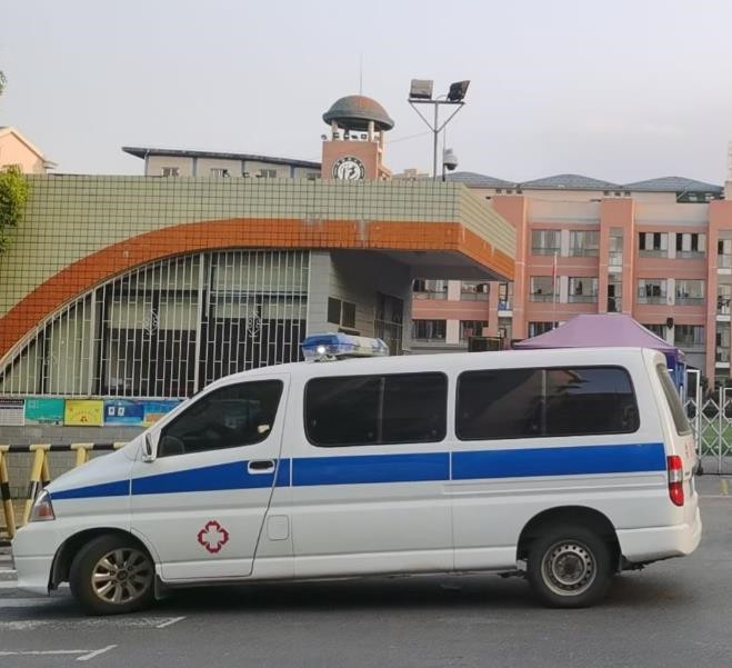 常山救护车出租护送骨折病人一公里多少钱